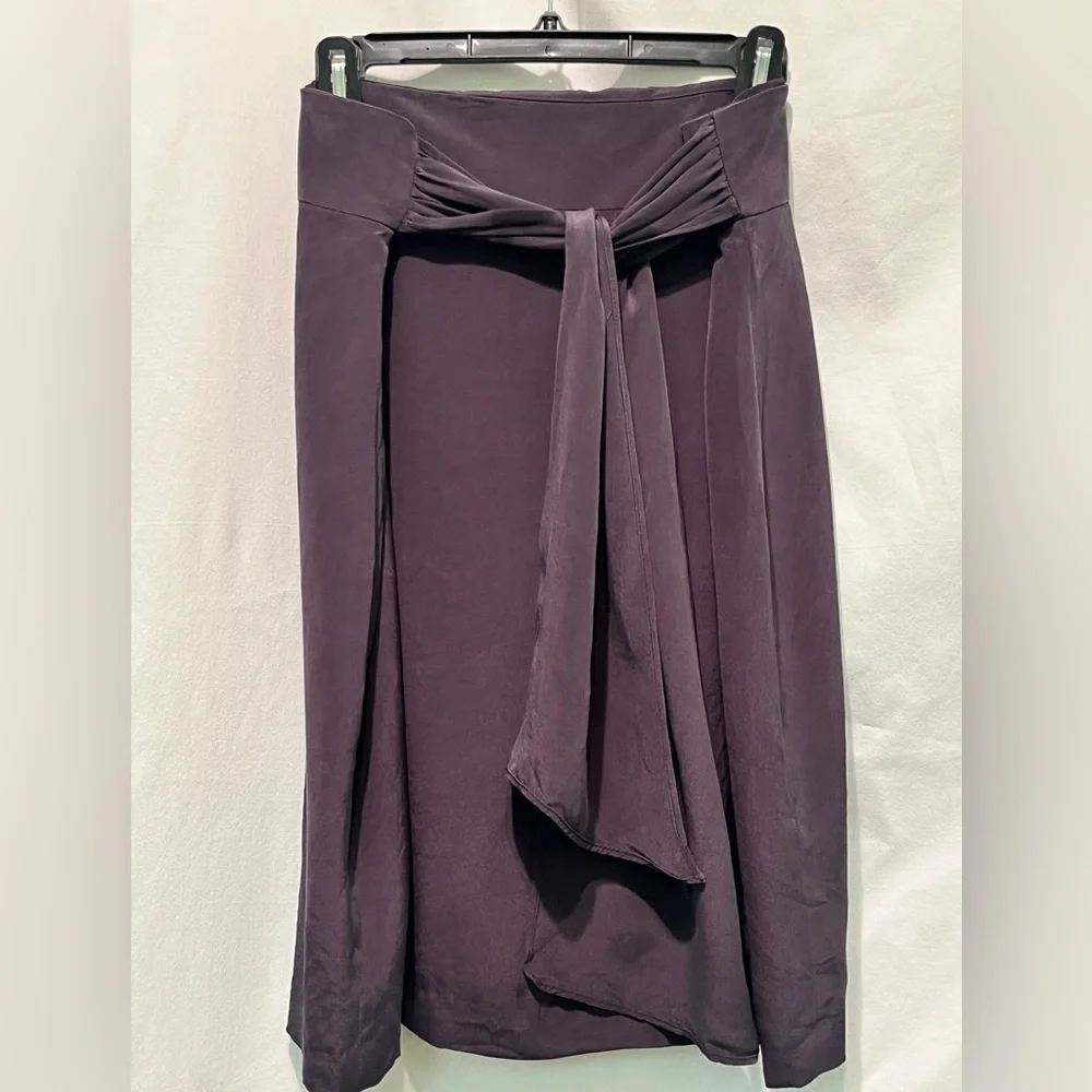 Elegant Vintage Navy Tie-Front Skirt - Picture 1 of 3